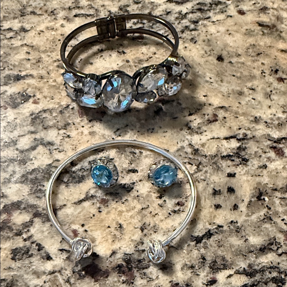 Elegant Silver and Blue Jewelry Set